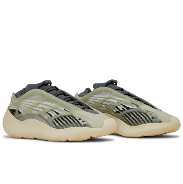 Кроссовки Adidas Yeezy 700 V3 Fade Salt ID1674