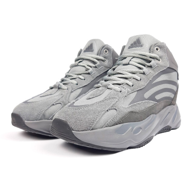 Sneakers Adidas Yeezy Boost 700 High Grey Winter With FUR